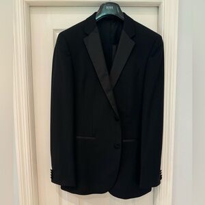 Hugo Boss Tuxedo - 40L. Like new condition.